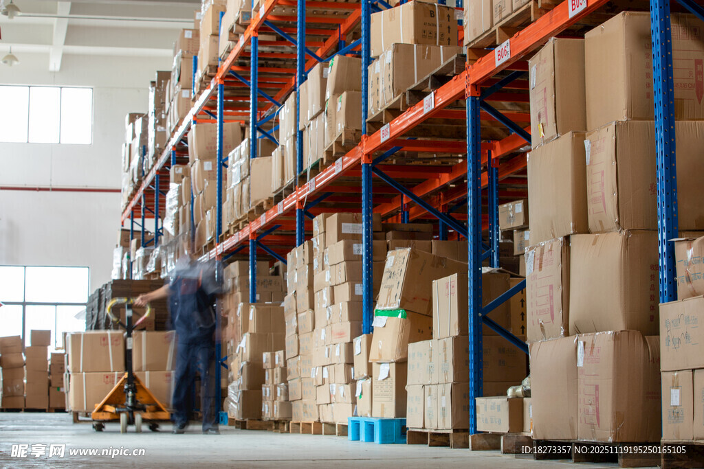 仓库内货物存储场景