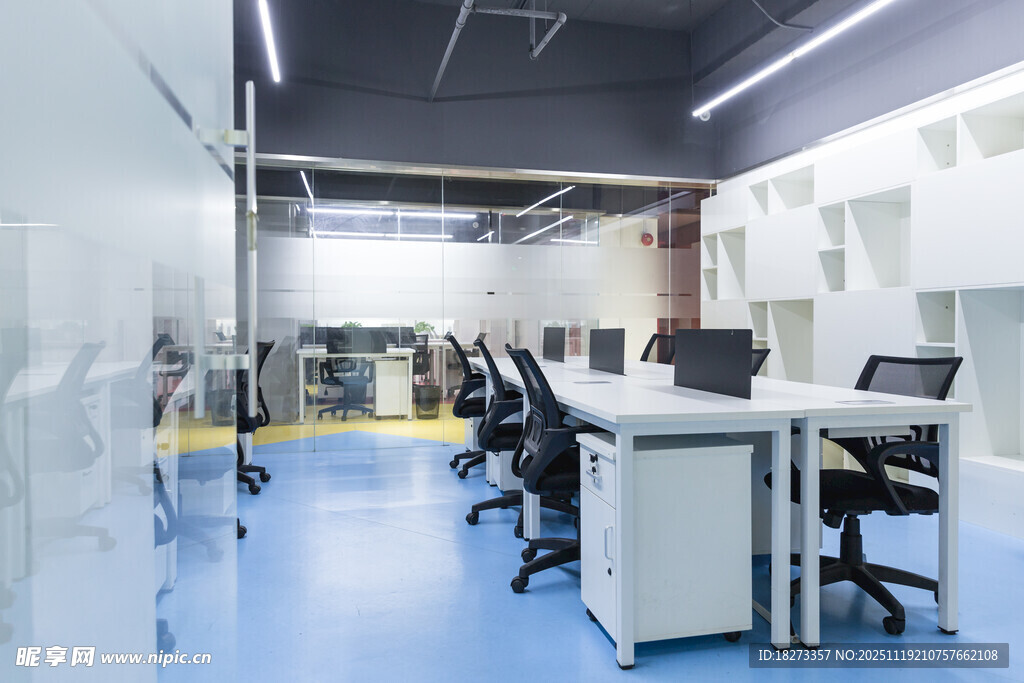 现代科技办公实验室场景