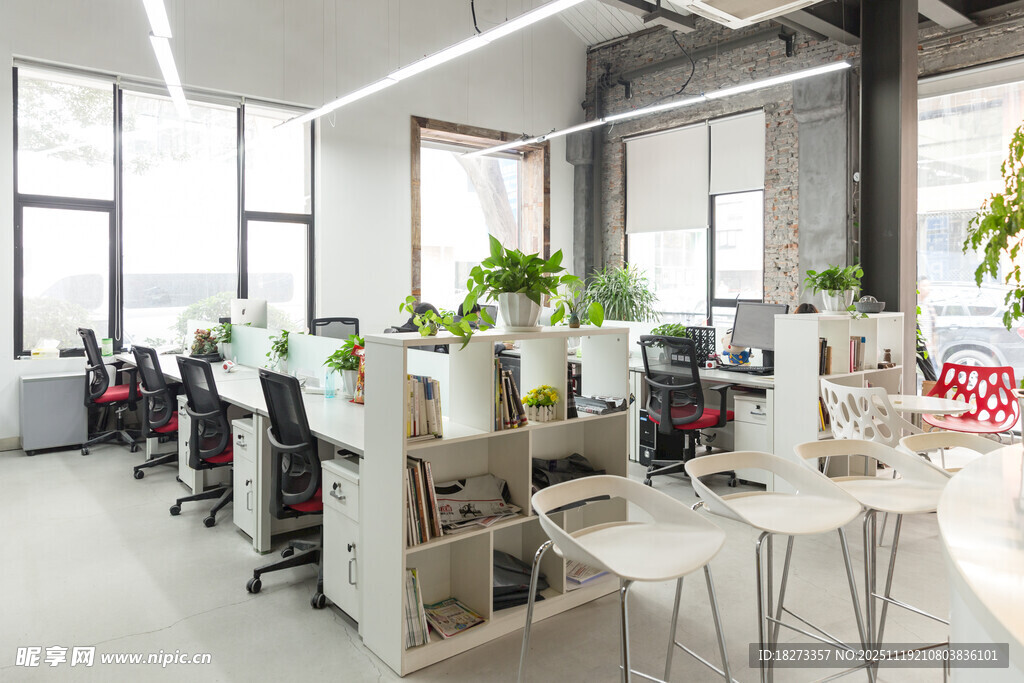 现代简约风开放式办公空间