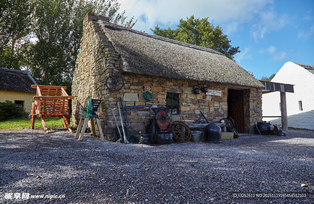乡村石砌小屋 宁静田园景