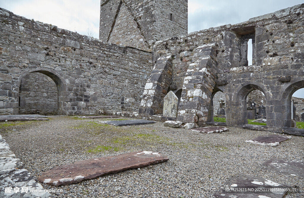 古老废墟遗迹的沧桑景象