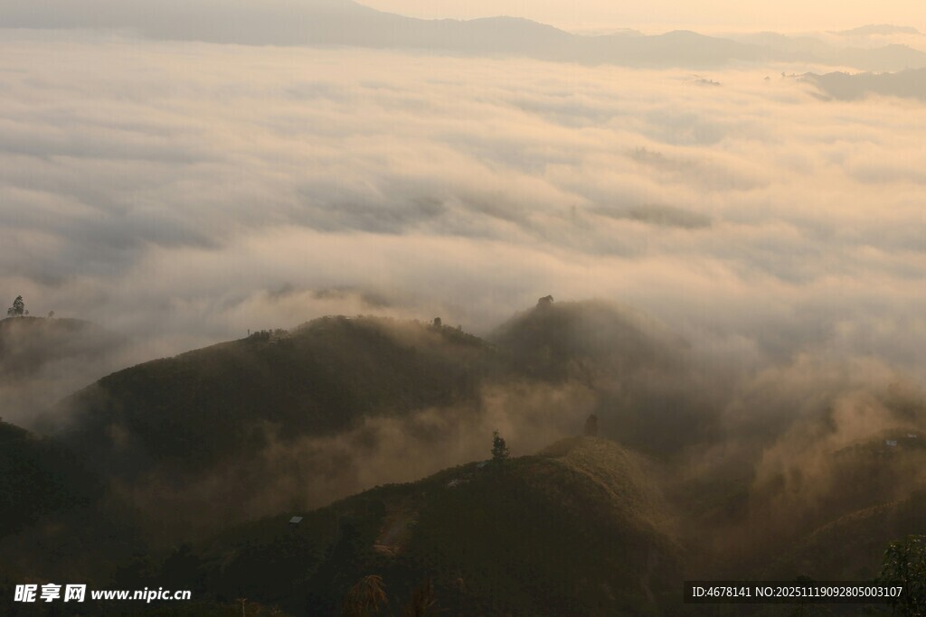 山间云海日出美景