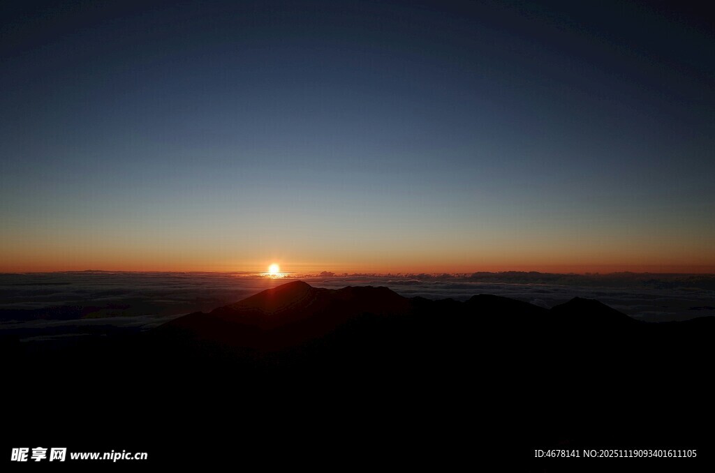 山顶日出美景