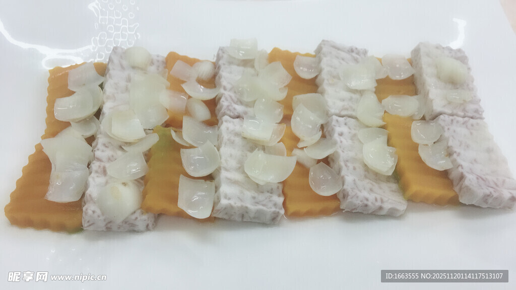 美味芋泥夹心糕点