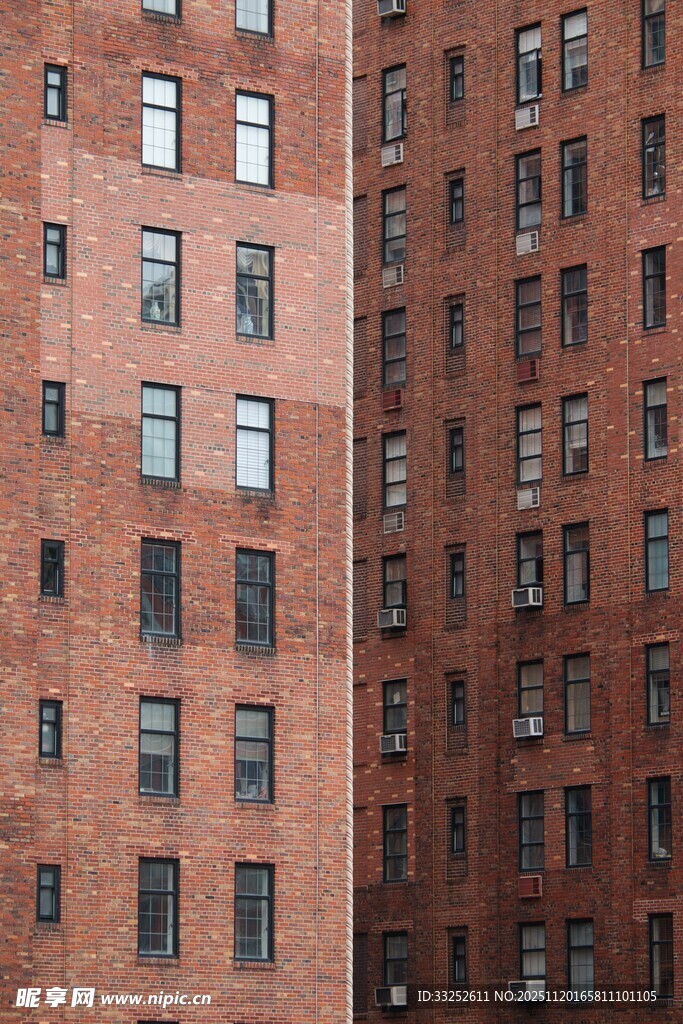 红砖建筑外观特写