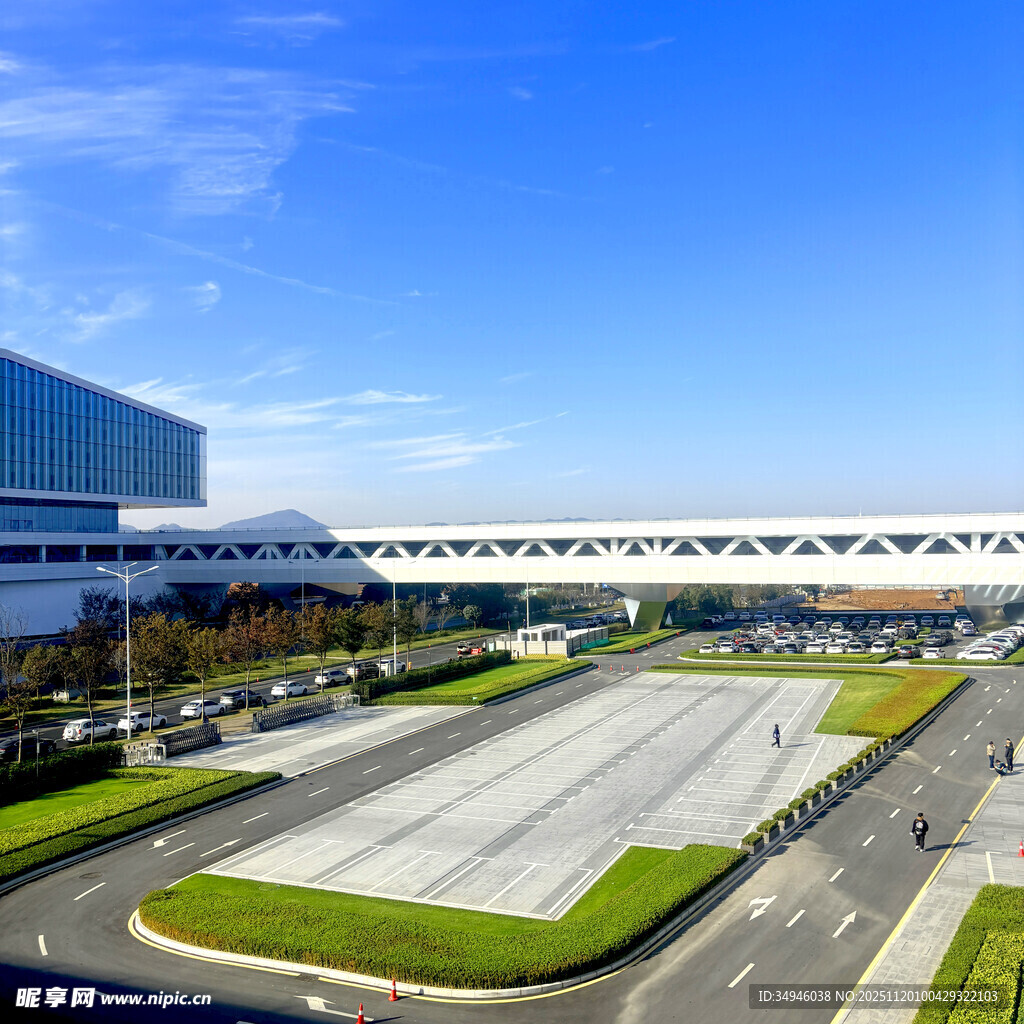 现代化机场外观全景