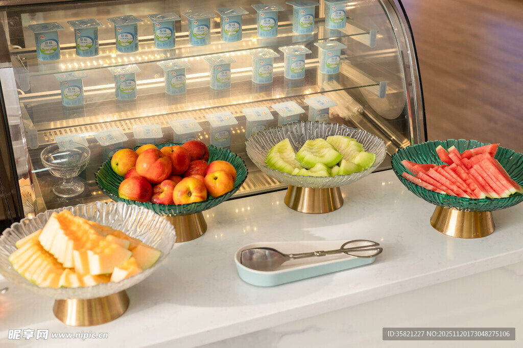 自助水果区缤纷美味呈现
