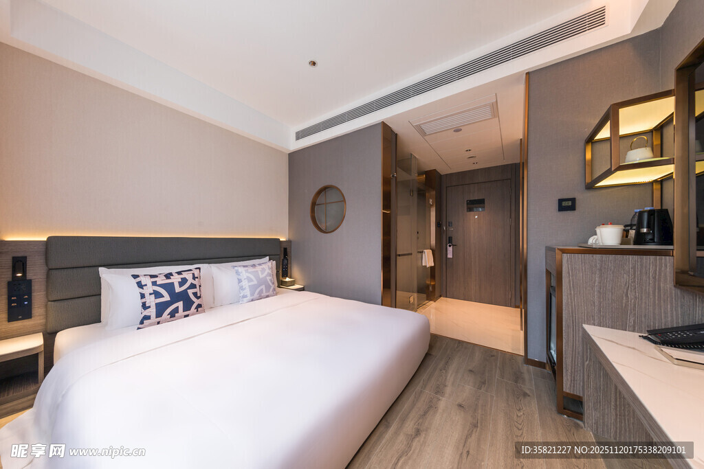 现代简约风格温馨酒店客房