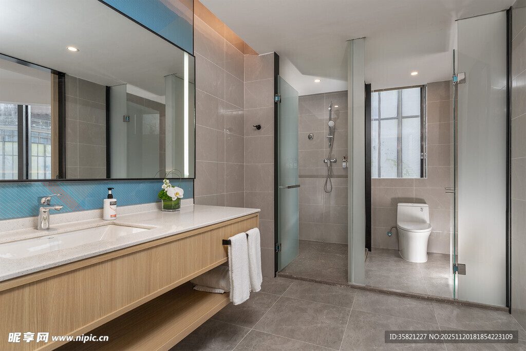 现代简约风浴室设计