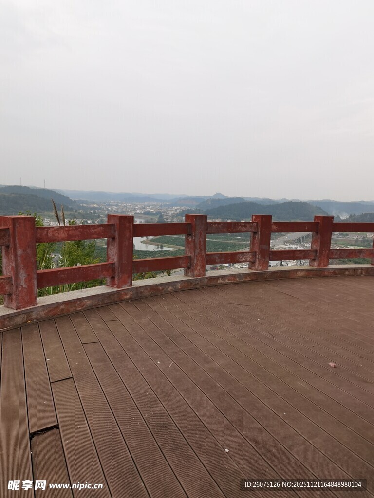 观景台远眺风景