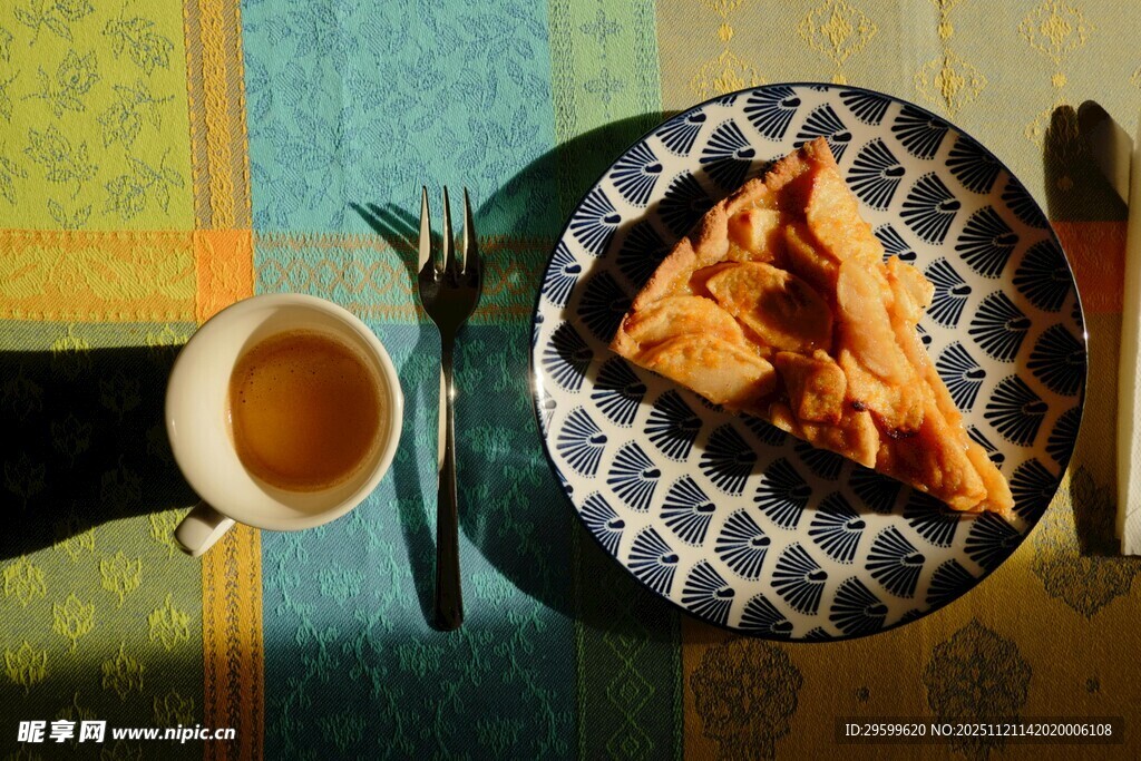 美味华夫饼配咖啡