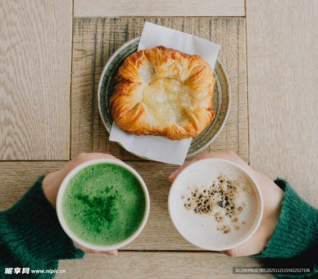 美味茶饮与点心的惬意时光