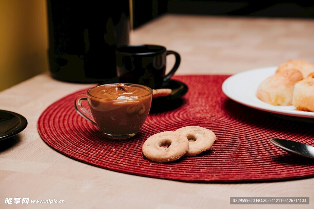 温馨咖啡甜点组合