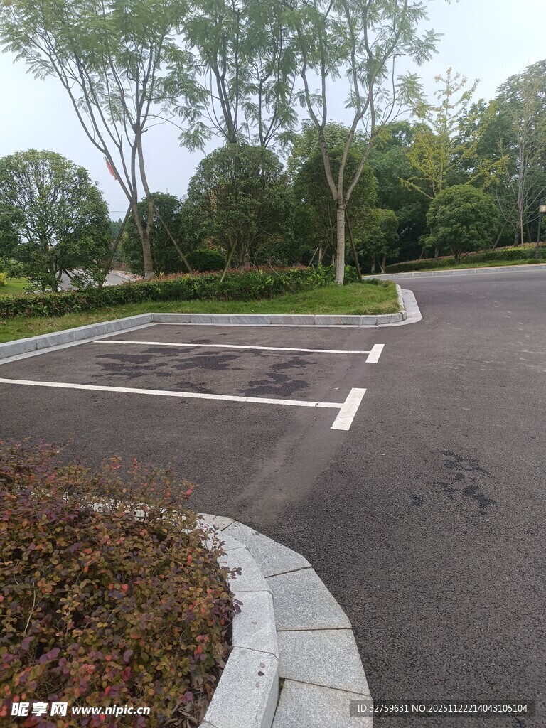 户外停车场景观