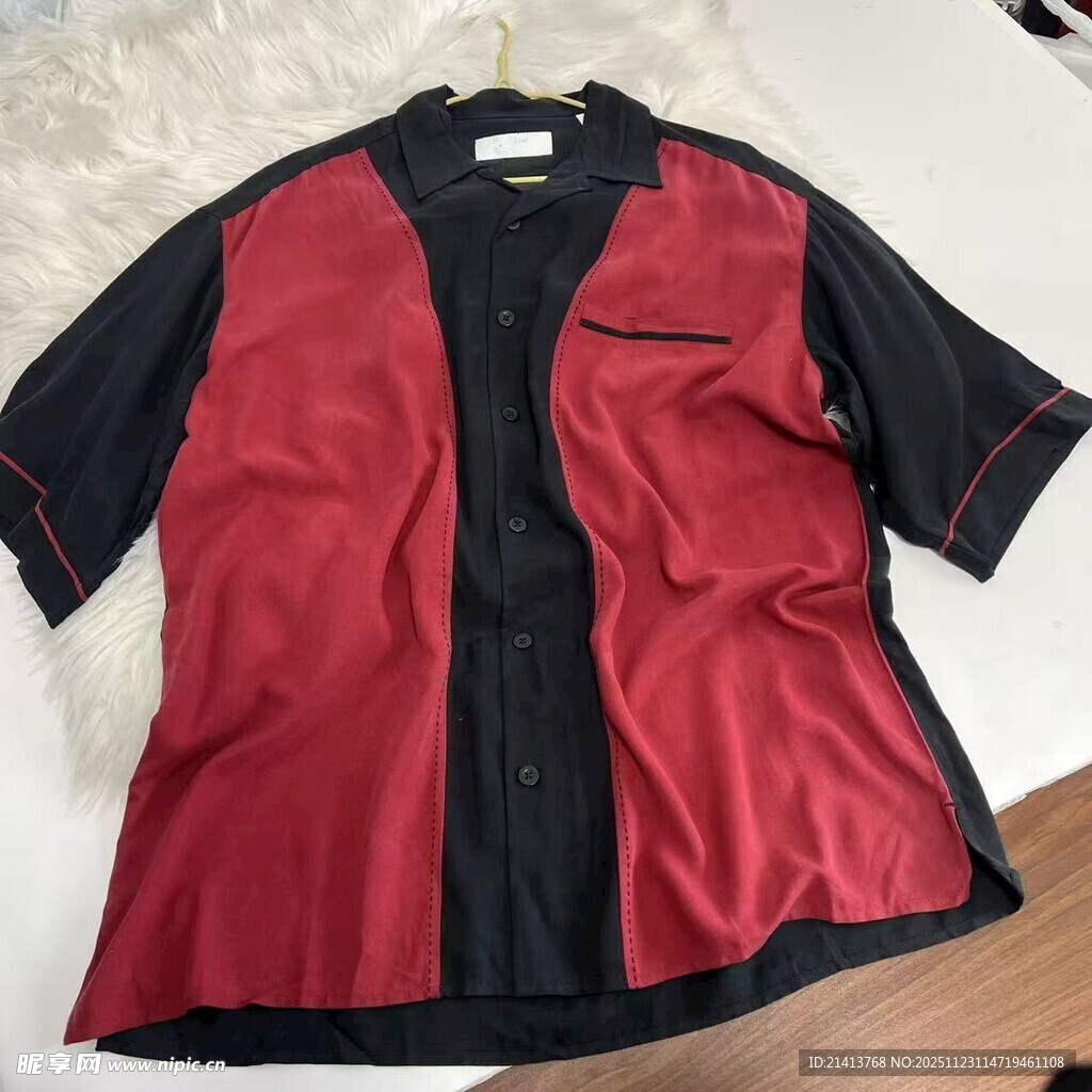 红黑拼接短袖马甲展示