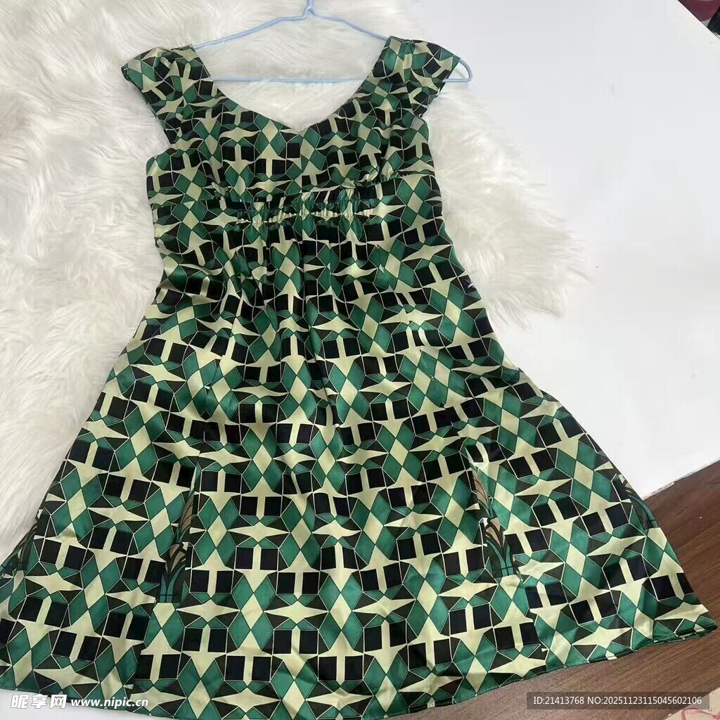 绿色几何图案无袖连衣裙