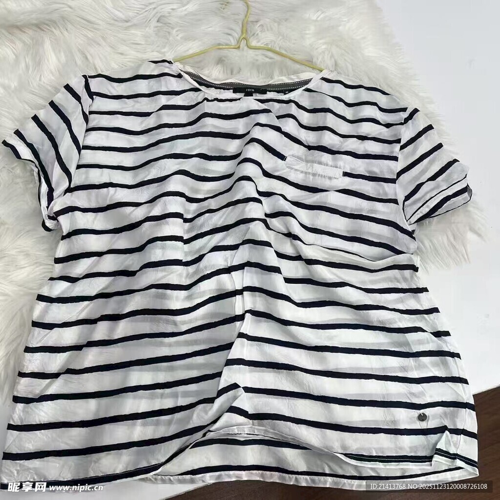 黑白条纹短袖恤