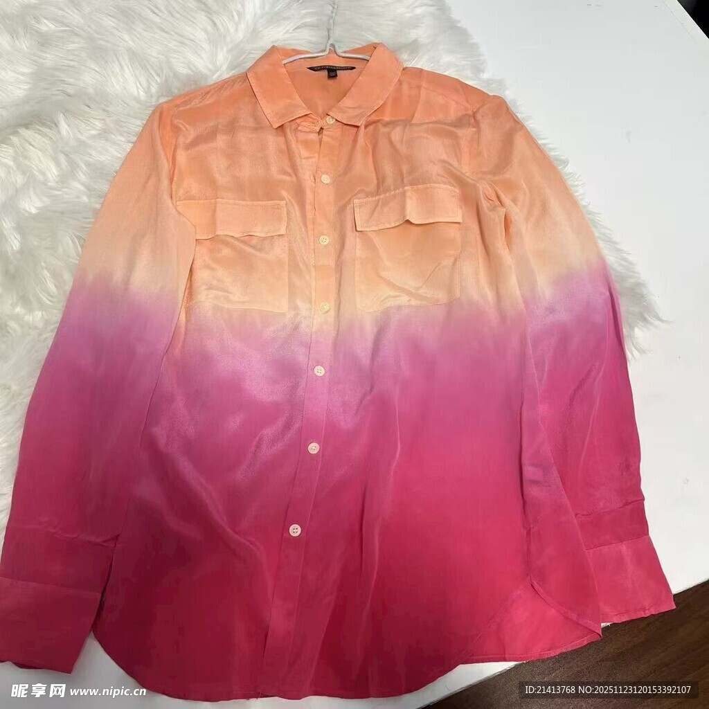 渐变色彩长袖衬衫