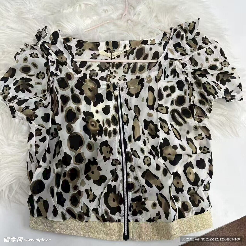 豹纹短袖上衣展示