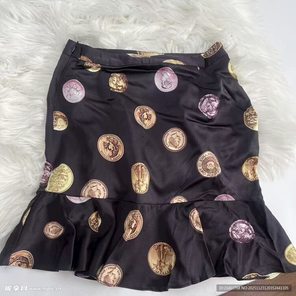 印花荷叶边短裙