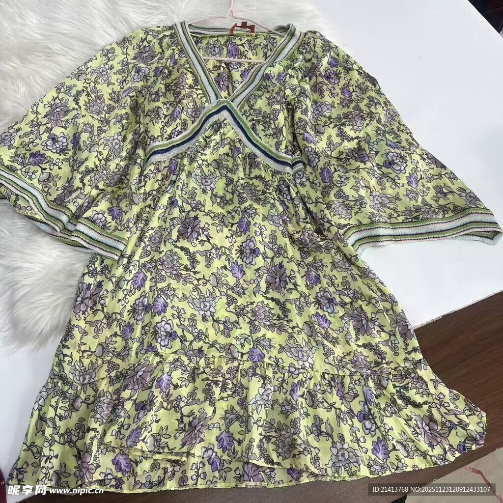 复古碎花短袖连衣裙