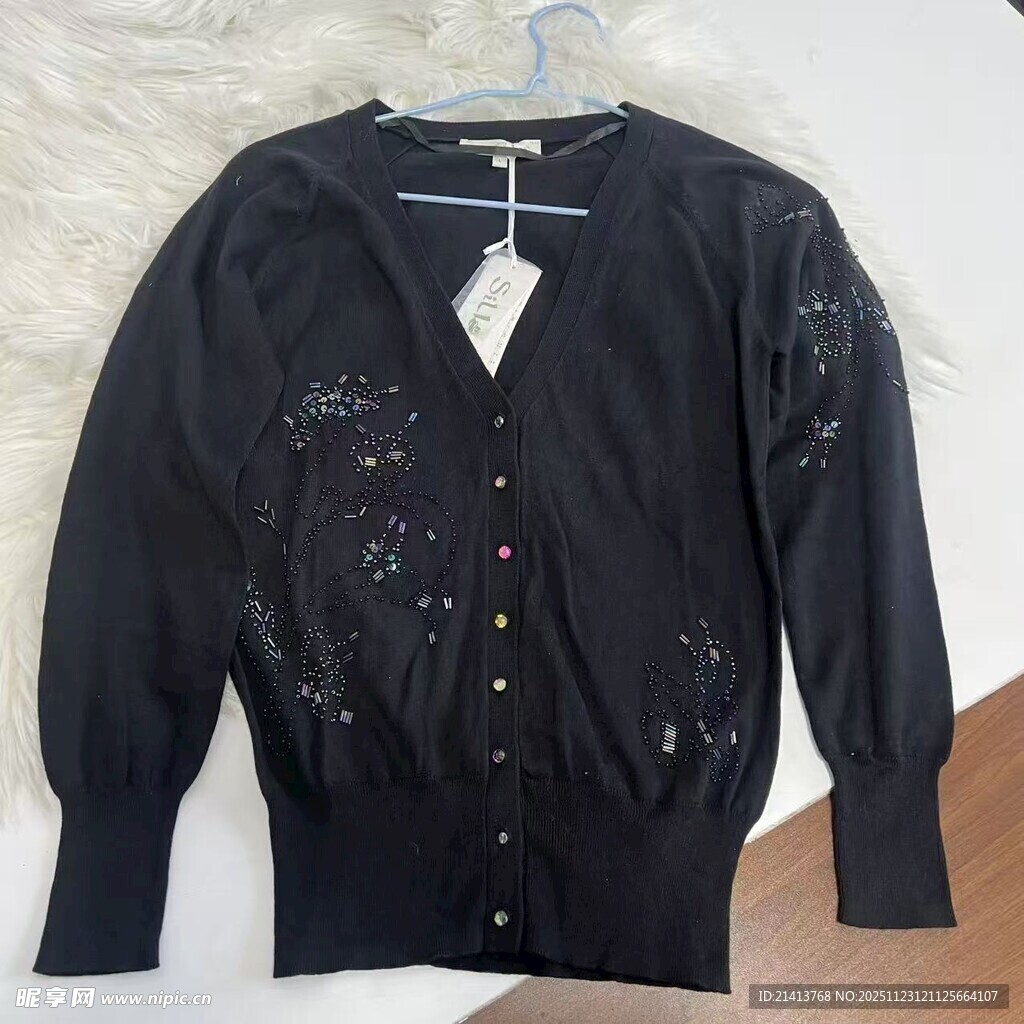 黑色亮片装饰针织开衫