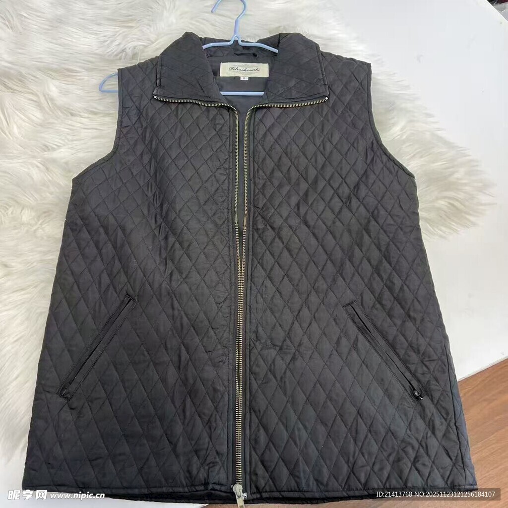 黑色菱格拉链无袖马甲