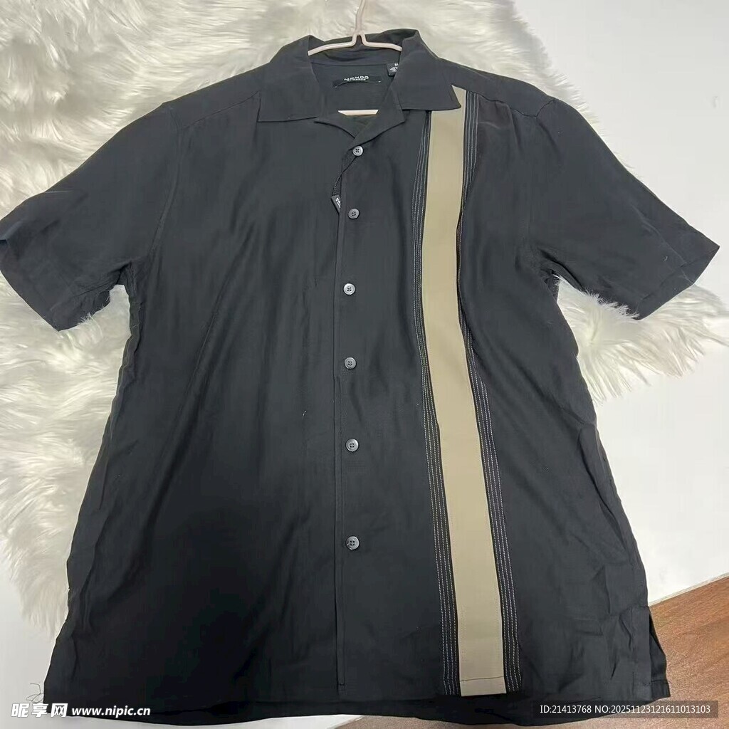 黑色拼色短袖衬衫