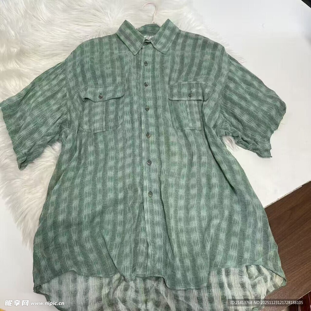 绿色格子短袖衬衫展示