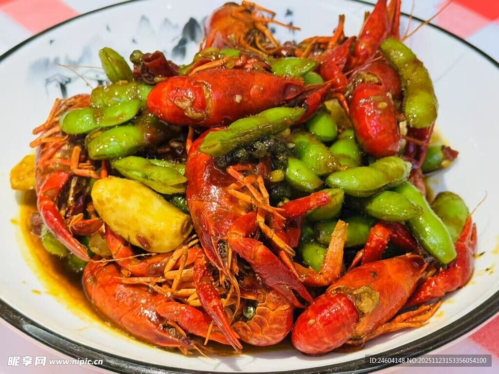 美味小龙虾配鲜嫩毛豆