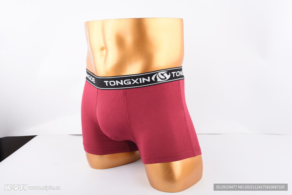 男士红色平角内裤展示