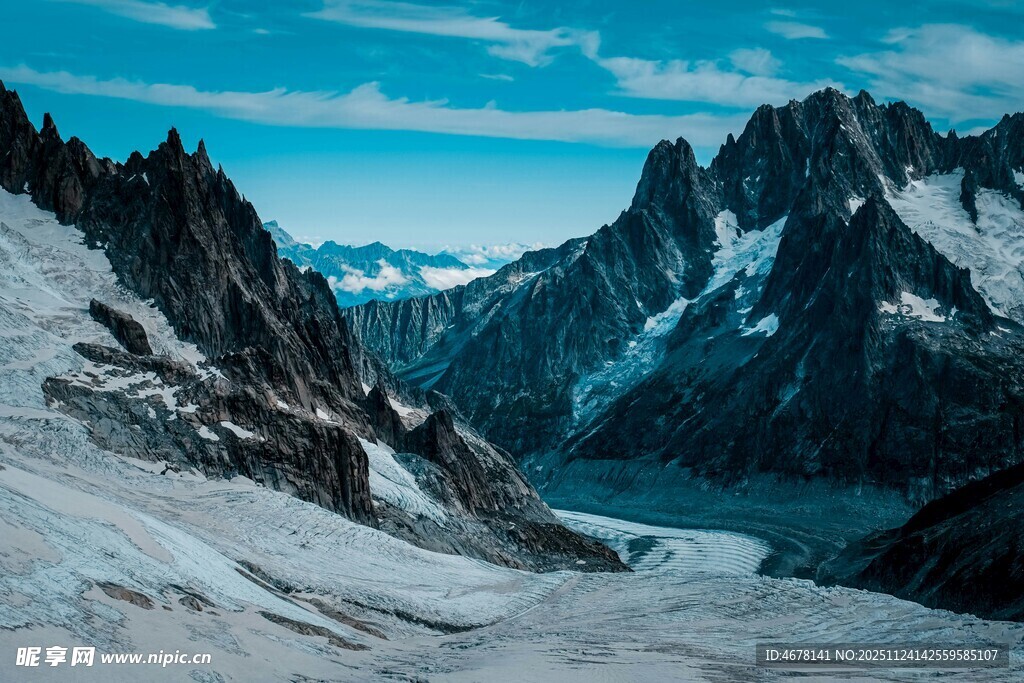 壮丽雪山景观