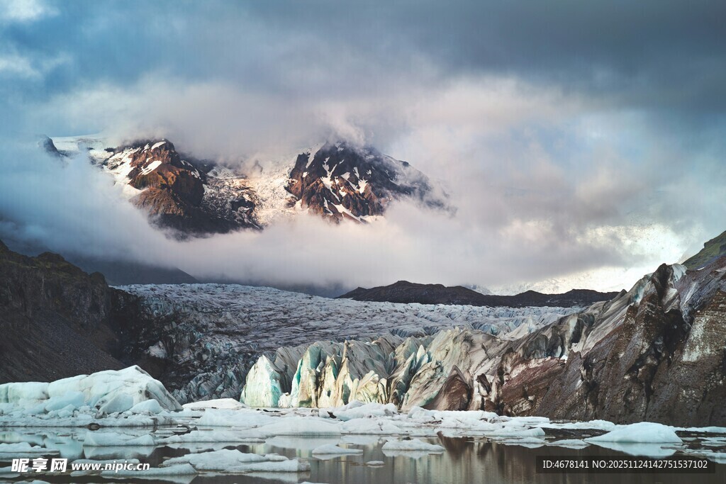 壮丽冰川雪山景观