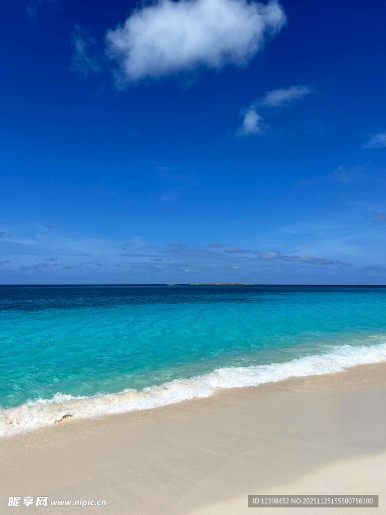 美丽海滨沙滩景色