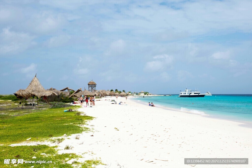 美丽海滨沙滩度假风光