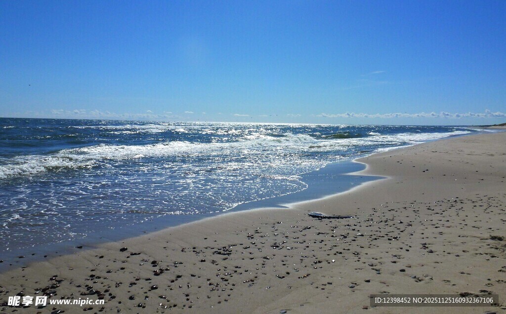 美丽海滨沙滩海浪景观