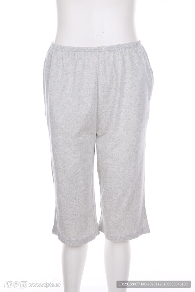 浅灰色休闲五分裤展示