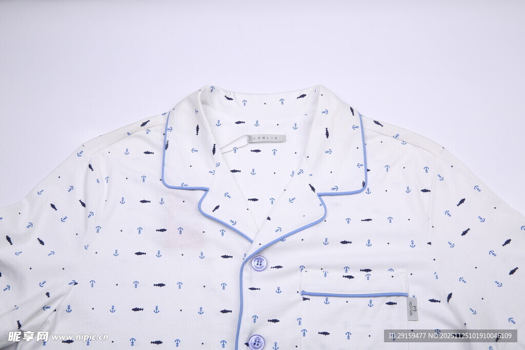 白色印花家居服上衣