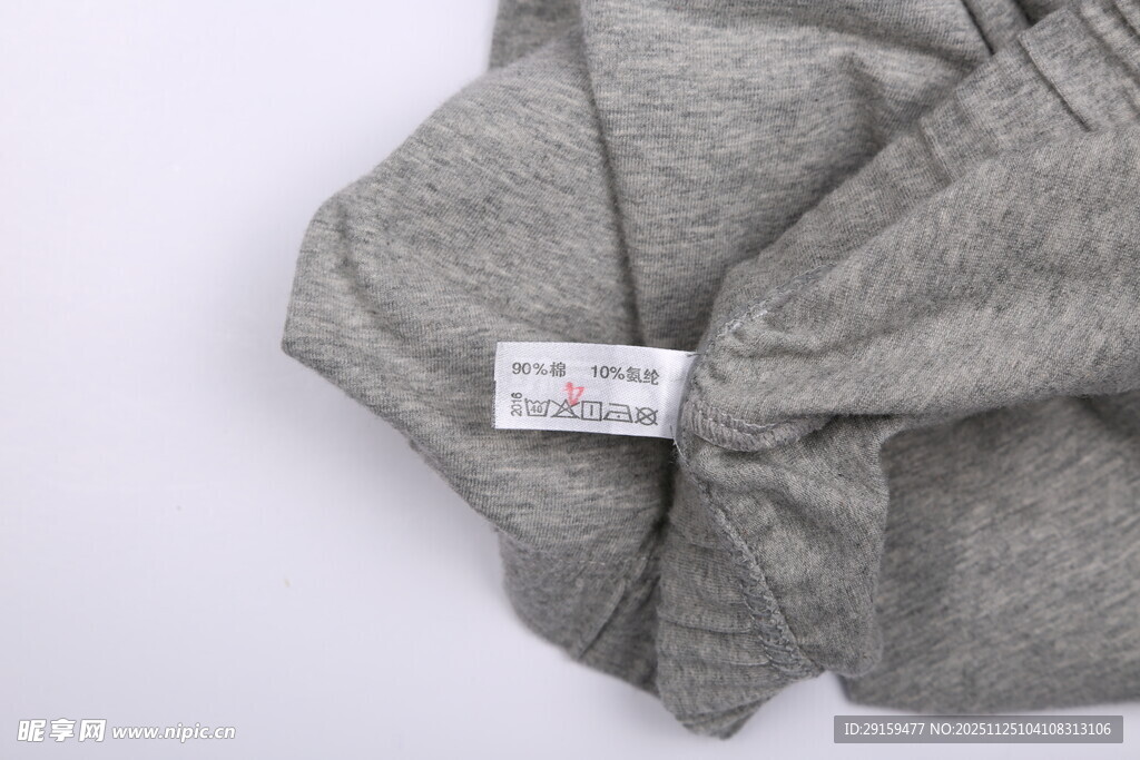 灰色衣物细节展示