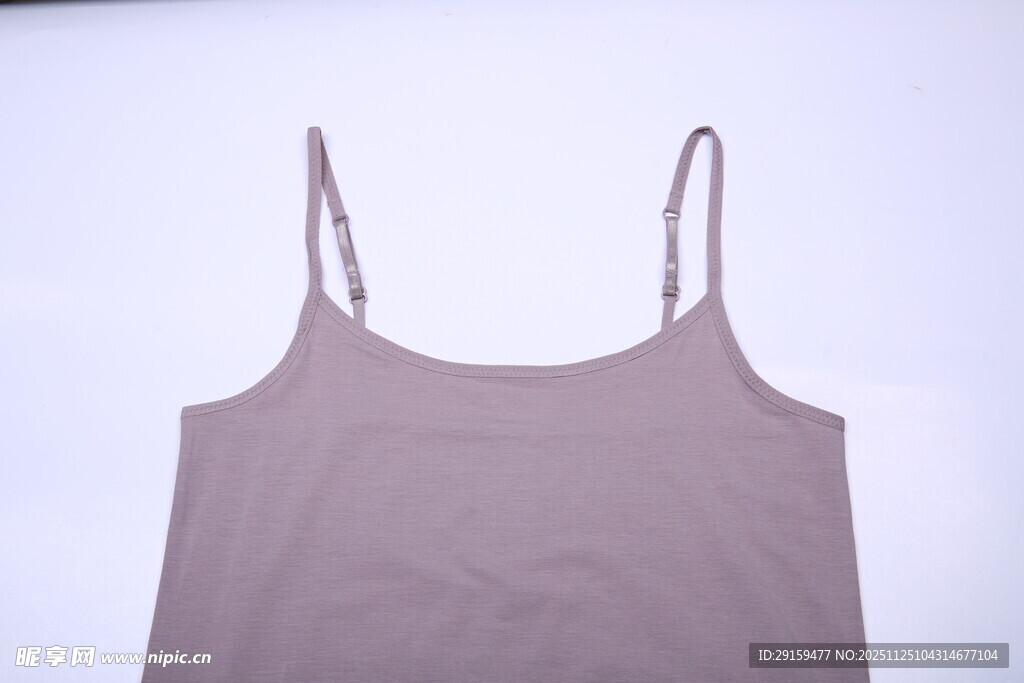 浅紫色吊带背心展示