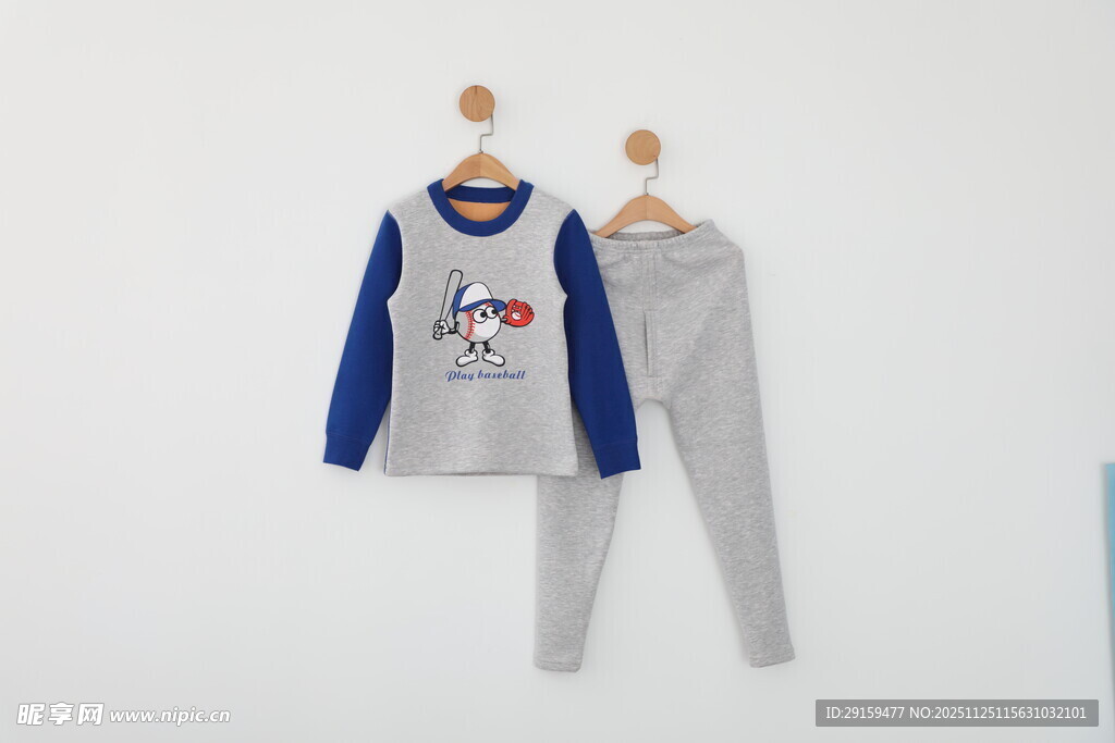 儿童可爱长袖套装展示