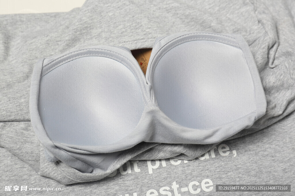 灰色内衣展示