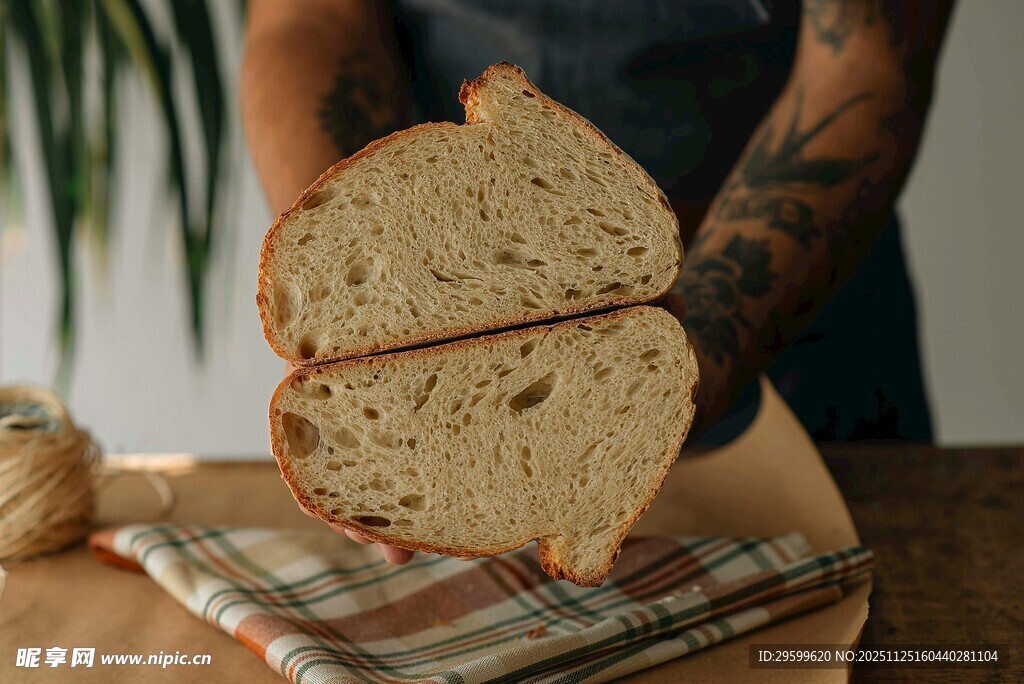 手工制作全麦面包切片