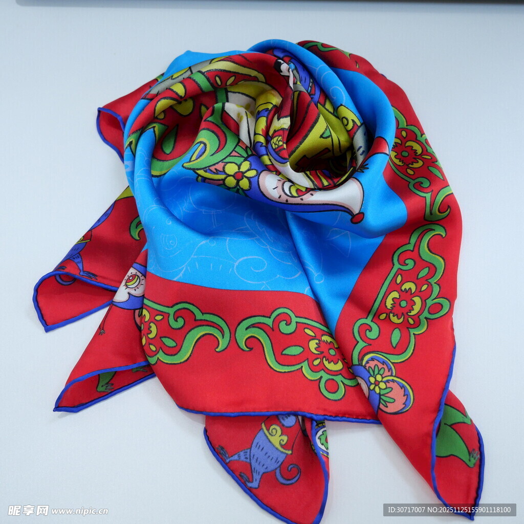 多彩花纹丝绸围巾