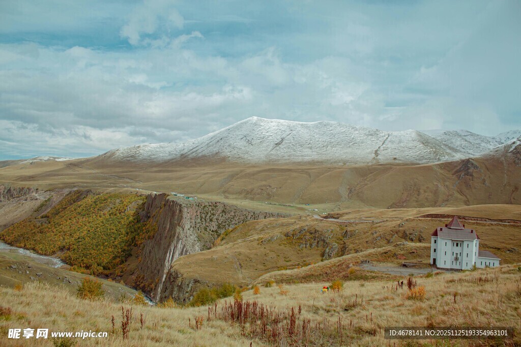 山间小屋静享旷野风光
