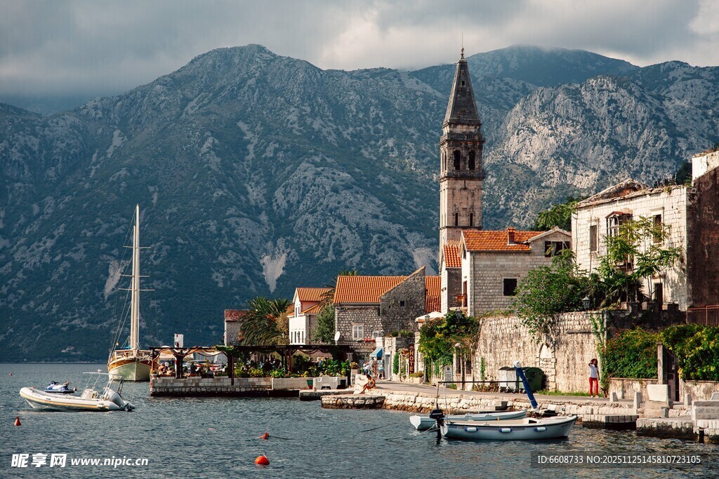 地中海畔小镇的迷人风光
