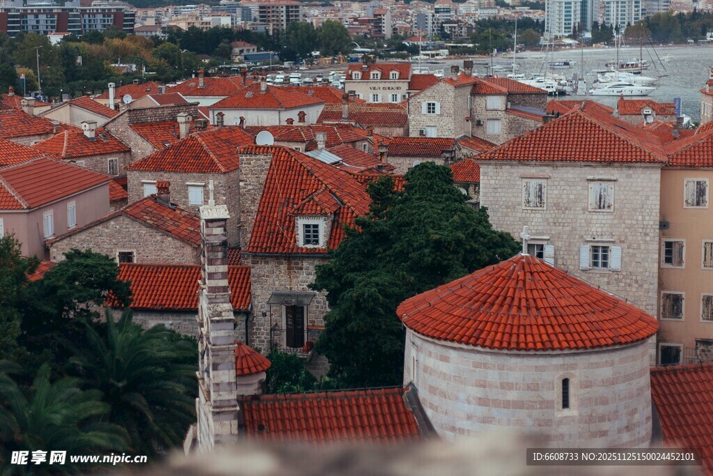 红顶建筑景观俯瞰图