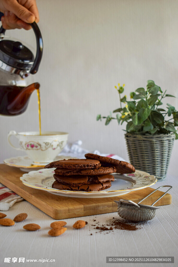 手冲咖啡搭配美味糕点