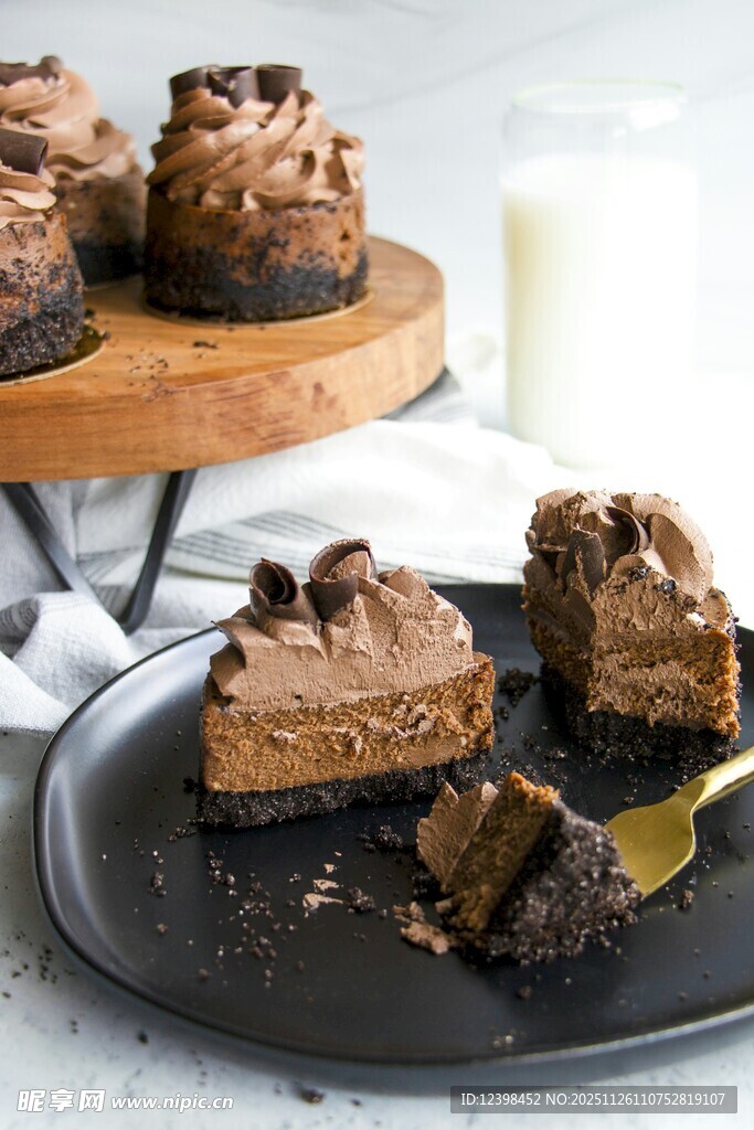 美味巧克力芝士蛋糕切块