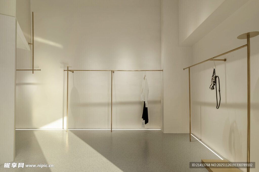 简约现代风的衣物悬挂空间